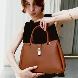 [닥스](센텀시티점)DCBA5F174W2[CLA] 브라운 소가죽 체크 장식 포인트 토트백