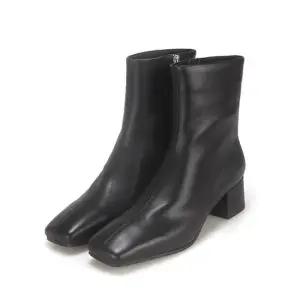 [GS 단독] 바바라 양가죽 베이직 사각굽 여성앵클부츠 4cm_BBF831