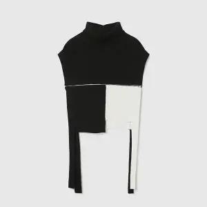 [DEMOO](센텀시티점)패치 니트 베스트 블랙