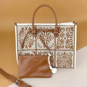 [아도라하우스]어반백 여성숄더/쇼퍼백 여성 자가드 사각 토트 숄더백(대)+파우치백 2종세트URB_W270