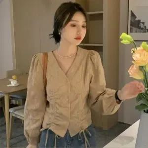 베이지 퍼프소매 블라우스 브이넥 셔링 오피스룩