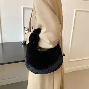 Faux mink 반달모양 미니토트백 인조밍크 손가방 여성가방 외