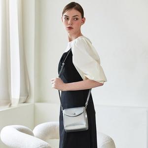 [몽삭] 로아 턴락장식 소가죽 미니크로스바디백 AL17-2401 2컬러 택1