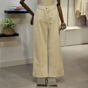 [대구백화점] [반에이크]팀버 코듀로이 기모 팬츠(VB4ZSLUP06Z)