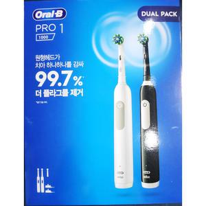 오랄비 Pro1 듀얼 블랙&화이트/오랄비전동칫솔2개/전동칫솔원형헤드/잇몸케어/미세모/듀얼팩