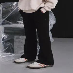 [대구백화점] [블루테일]블랙 부츠컷 저지 팬츠(AZG8PT02BK )