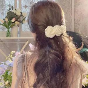 [콩심팥심]꽃자동핀 러블리 반머리집게핀 장미 집게핀 여성