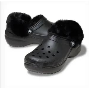 갤러리아 [크록스 본사][여성] 클래식 플랫폼 퍼즈 라인드 클로그 212854-001