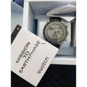 Moons시계 [세금포함] [정품] Mission To Earthphase 블랙 그레이 New 명품시계 손목시계 패션시계 시계 30