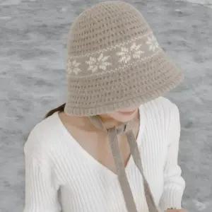 여성용 겨울 눈꽃 디자인 울 니트 턱끈 모자 와이어 챙 배색
