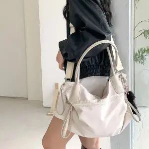 [콩심팥심]빅사이즈 여성 나일론 캐주얼 숄더백 크로스백 가을느낌