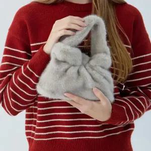 FAUX 밍크 퍼 포인트 스몰 토트백 KOABPA02 (3colors)