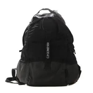 [CP컴퍼니] 25FW (19CMAC115A 005269G 888) 남성 백팩