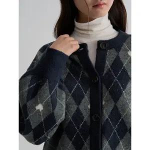 [에잇세컨즈] 하트 아가일 카디건  네이비 (355Y5ALYBR)