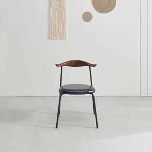 브텐 블랙 의자