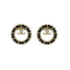 [엘러브] 새상품  24K 체인 CC로고 라운드 이어링 블랙 골드 4ET1564