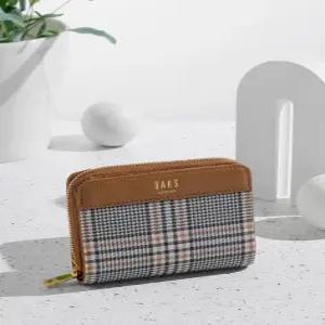 닥스 액세서리 25FW [JEANNE] 브라운 체크배색 가죽 지퍼카드지갑 DCWA5F967W2