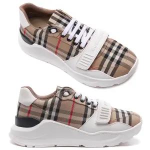 [롯데백화점]버버리 남성 빈티지 체크 스니커즈  8048577 ARCHIVE BEIGE 23F