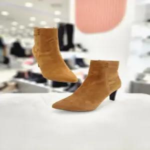 [모다아울렛][탠디]여성 스웨이드 앵클부츠 12HG45TT06 SA-492 1SD