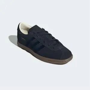 아디다스 슈타트 [JR2077/0116367]