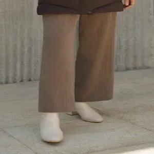 [피에이티/PAT] 25 F/W 신상 여성 코듀로이 세미와이드 팬츠 1L-81681