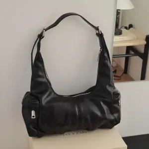 노우트 빈티지 레더 숄더백