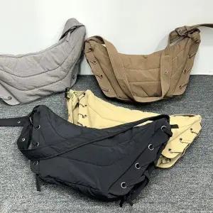 [아도라하우스]어반백 여성숄더/쇼퍼백 패딩 X자 스트랩 숄더백URB_W313