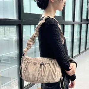 [아도라하우스]어반백 여성숄더/쇼퍼백 나일론 바스락 숄더백URB_W341