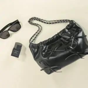 [아도라하우스]어반백 여성핸드백 러블리본 핸드백URB_W1021