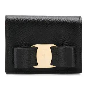 페라가모 엔그레이브드 로고 해머드 가죽 카드 지갑 22D5150725300 NERO