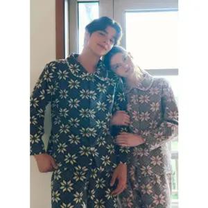 [갤러리아] [커플]따뜻한 폴라폴리스 노르딕 파자마(VPA4557WM_2C)