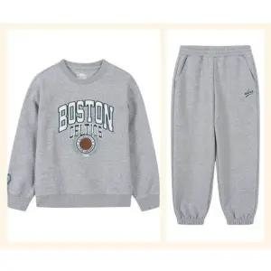 [갤러리아] (NBA키즈) BOS 팀 로고 맨투맨 조거세트(K254TS070P/TP070/13)