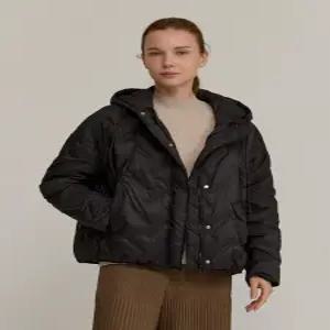 [플리츠미] 슈리켄 퀼팅 후드 다운 자켓EDJKW125064