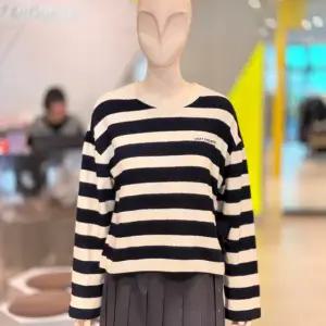 럭키슈에뜨 단가라 와끼 리본 니트 LYWAW25240NYX