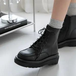 [분홍코끼리] 레이블 가죽 통굽 워커(6cm)