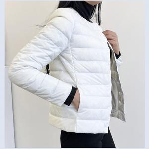 여자 오리털 경량 패딩 자켓 점퍼 여성덕다운 숏패딩 바람막이  (화이트 블랙)