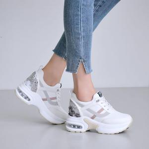 에스유니 9cm 에어쿠션 여성 키높이 통굽 스탠딩화 운동화 치어리더 신발