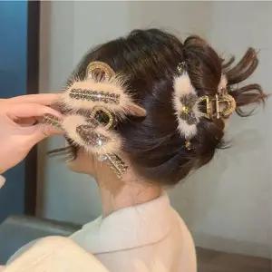 [콩심팥심]여성 큐빅퍼 헤어 집게핀 1P 올림머리 집게 반묶음 올림머리헤어핀