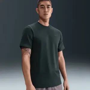 나이키 드라이 핏 프라이머리 남성 트레이닝 티셔츠 DV9832-390