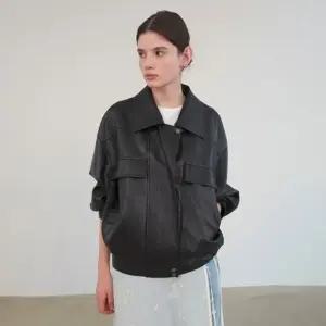 온앤온 레더 봄버 자켓 NEL5XM251 10