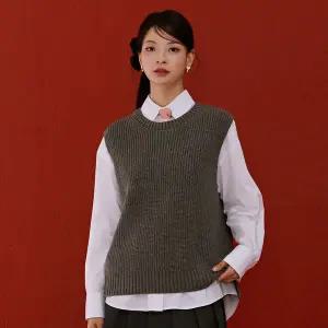 [하프클럽/체이스컬트]여성 버튼 장식 니트 베스트-DFRG7371C0B