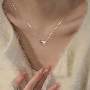 여성 심플한 은은유광 하트 펜던트 포인트 패션목걸이