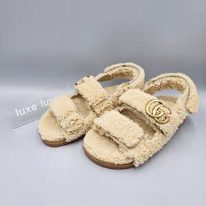 구찌 여성 GG 시어링 벨크로 샌들 베이지 771060