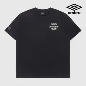 [엄브로](강남점)플록 그래픽 반팔 티셔츠 UQ323CRS82 BLK