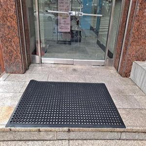 미끄럼방지 현관발판 고무매트 대형 현관 출입구매트 바닥깔판