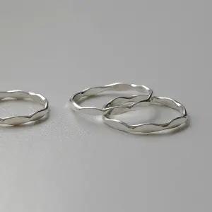 925실버 도톰 라운드 컷팅반지 꼬임 디테일 핸드메이드 실반지 모음 press