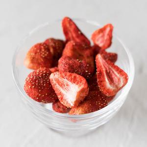 동결건조 통딸기칩 100g(50gx2팩) 100% 생딸기로 만들어 새콤달콤 맛과향이 그대로