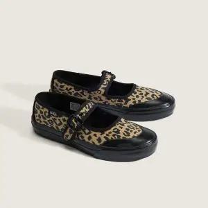 [반스](광주신세계) VANS 키즈 메리 제인 레오파드 VN000CYKBM8