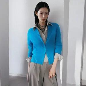 [르네크루]25FW 화이트캐시미어100% 긴팔 가디건