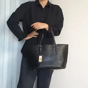 루이까또즈 내피분리 팬던트장식 쇼퍼백 숄더백 중고 가방 은피아노